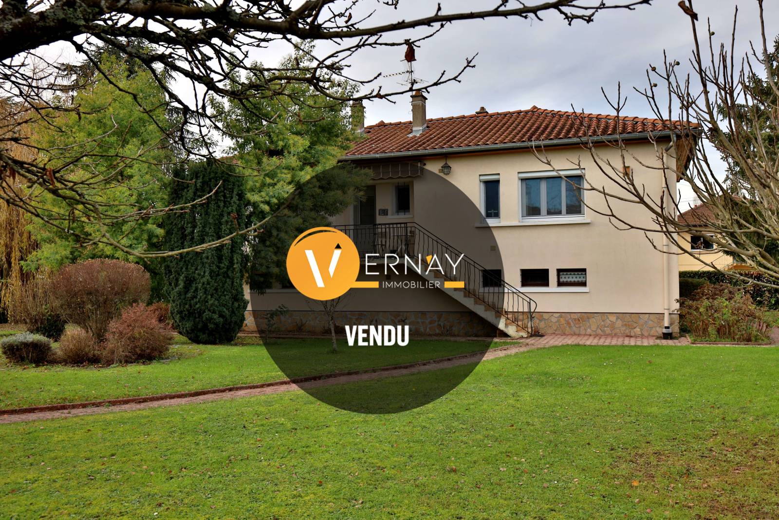 Maison Type 4 - 95 m² habitables - Terrain 1460m² - Sous-sol complet sur la commune de St Just Chaleyssin