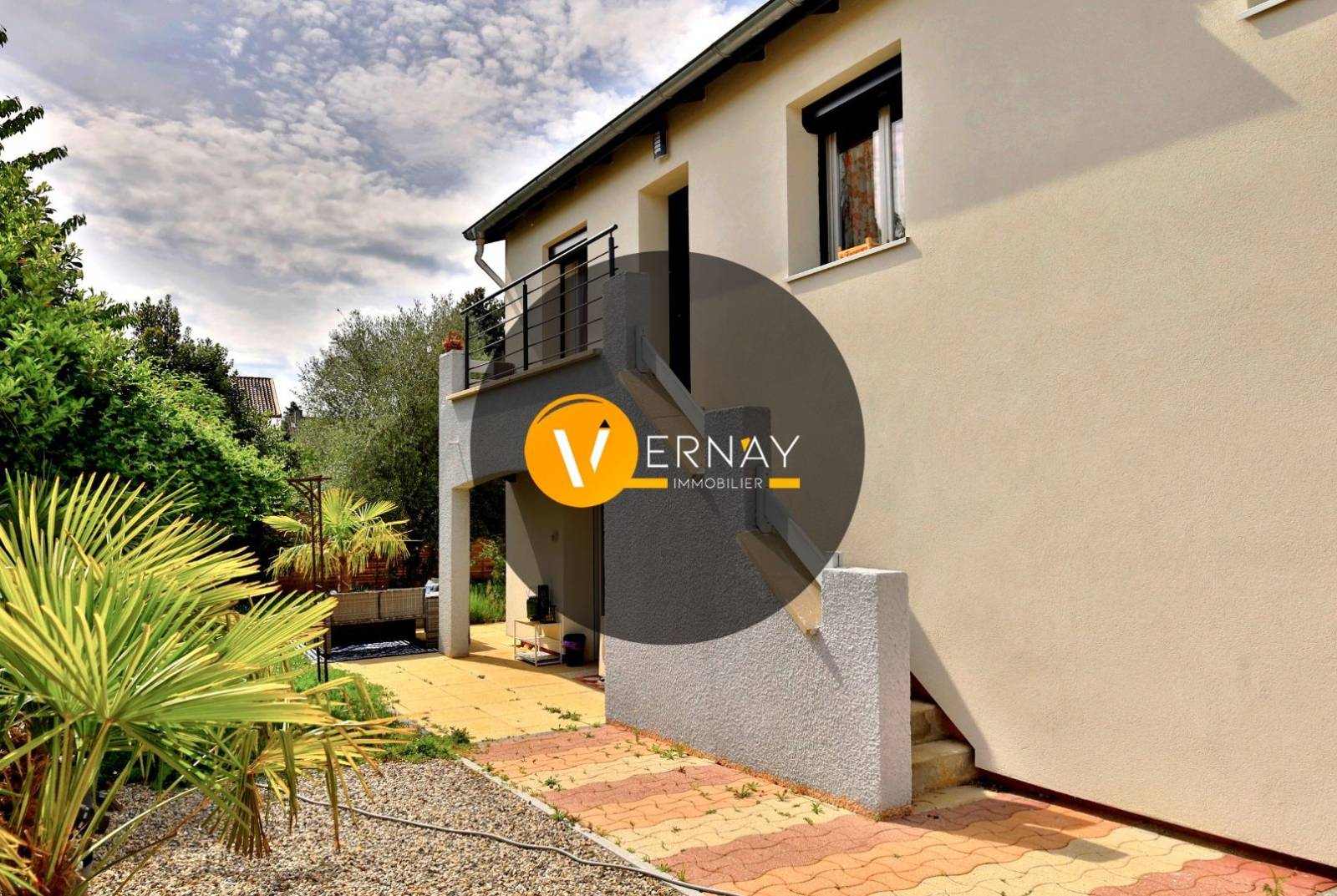 Maison Type 8 divisée en 4 appartements - 193,30 m² habitables - Terrain 645 m² - sur la commune de Saint-Maurice-de-Beynost