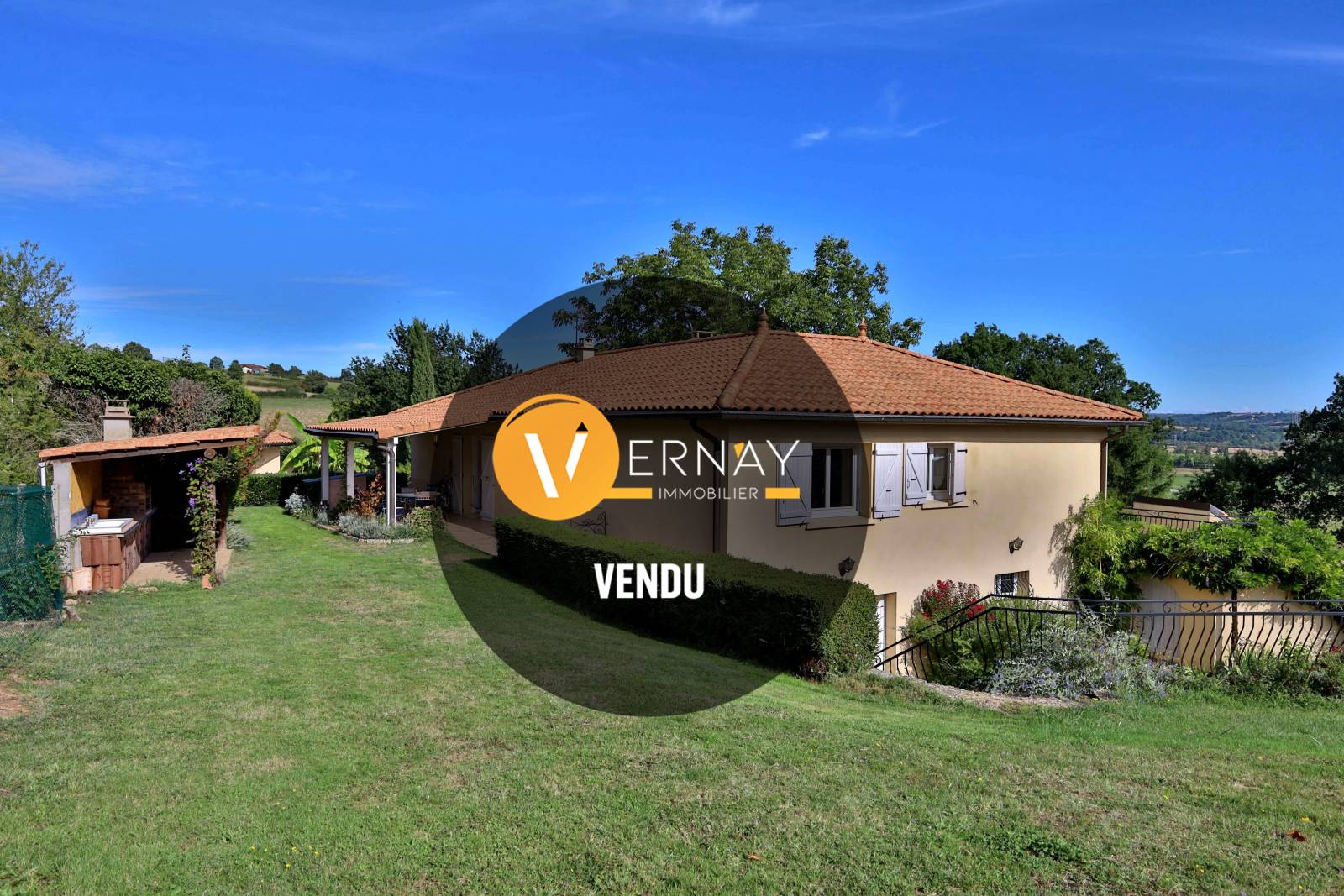 Maison Type 6 - 185,24 m² habitables - 5 chambres - Terrain 6745 m² - Piscine -sur la commune de  Saint-Just-Chaleyssin