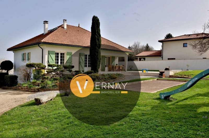 Maison T6 - 168 m² Habitables - Terrain 2500m² - Piscine sur la commune de Saint Just Chaleyssin