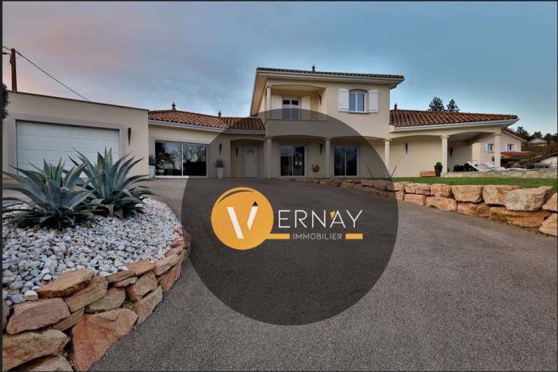 Maison Type 6 - 190 m² habitables - Terrain 1500m² - Piscine sur la commune de Saint Just Chaleyssin