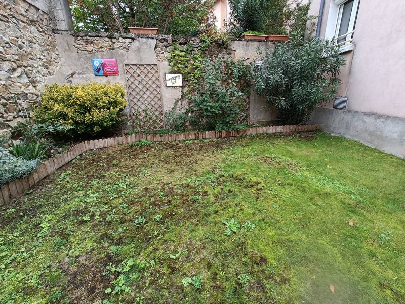 Maison de ville T3 94 m² avec jardin et garage à Pont-Evêque
