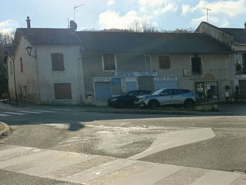 Appartement T3 - 62.90 m² - Septème - 1 place de stationnement privative