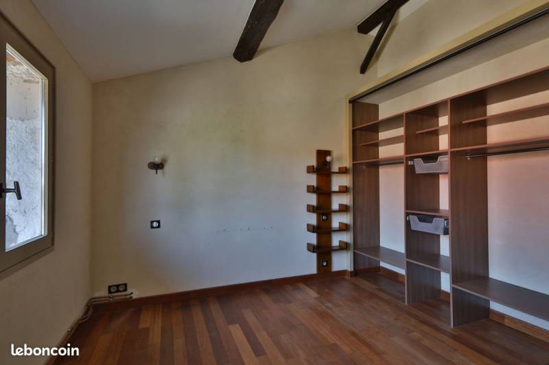 Maison 7 pièces de 204 m² à Saint-Just-Chaleyssin