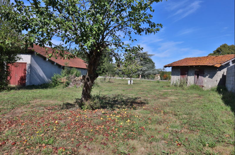 Terrain constructible de 788 m² sur la commune de Beauvoir-de-Marc