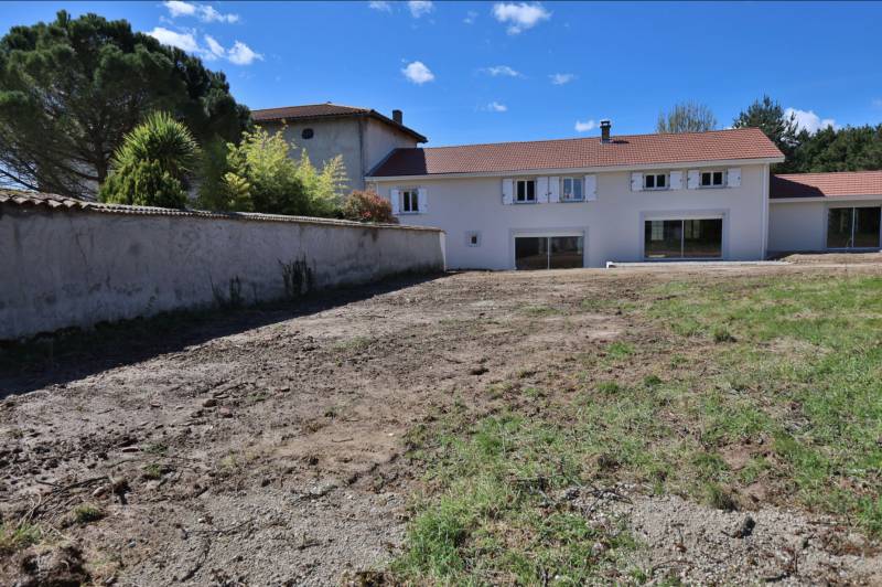 Plateau à aménager avec terrain à Saint Just Chaleyssin