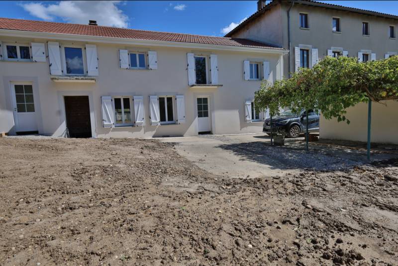 Plateau à aménager avec terrain à Saint Just Chaleyssin