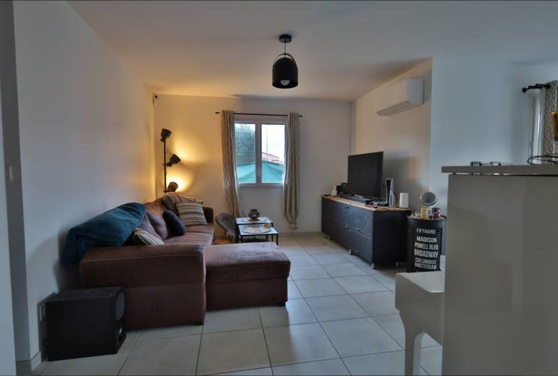 Maison Type 4 - 98 m² - Terrain  750m² A louer,  maison contemporaine de plain-pied