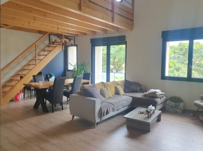 A LOUER à Saint-Georges-d'Espéranche - Appartement MEUBLE T4 -104 m² - 950 € cc