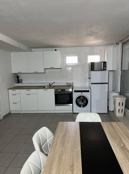 A LOUER - Appartement meublé T2 - 60 m² - Bourgoin-Jallieu - 795 euros/mois cc