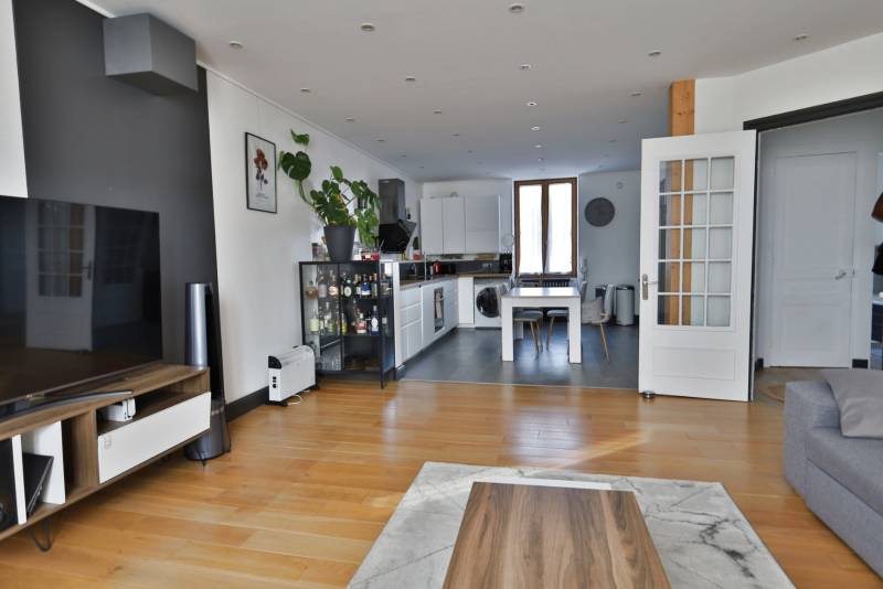 A LOUER appartement 2 chambres avec caves et garages à Bourgoin-Jallieu