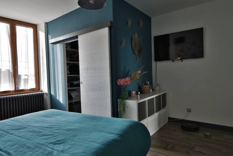 A LOUER appartement 2 chambres avec caves et garages à Bourgoin-Jallieu