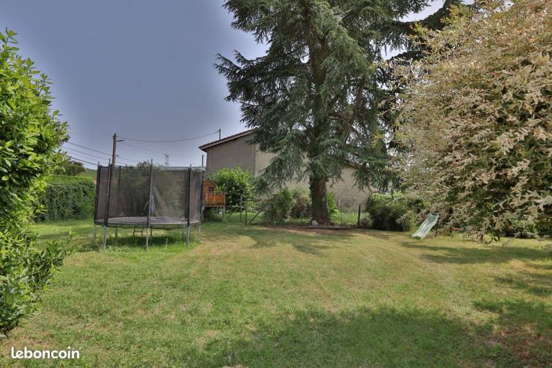 Maison 7 pièces de 204 m² à Saint-Just-Chaleyssin