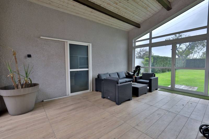 Maison à vendre sur la commune de Luzinay avec 3 chambres et terrain