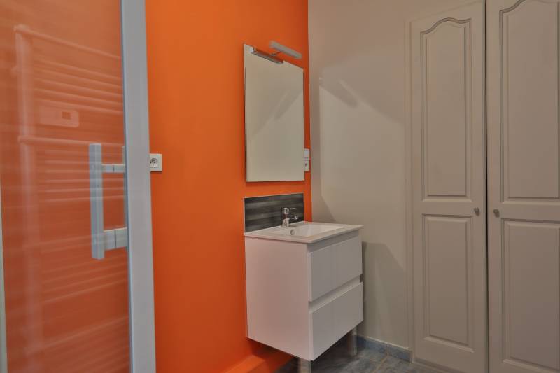 Appartement proche du centre avec terrain à Moidieu-Détourbe