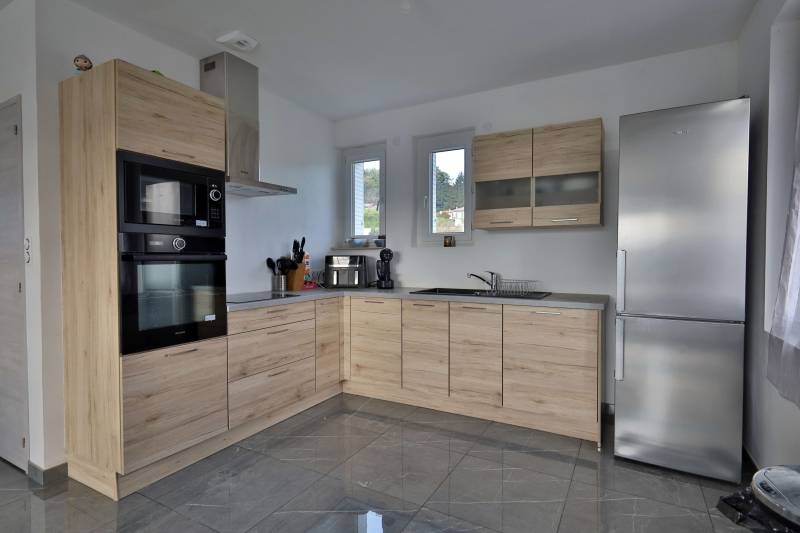 Maison T3 à vendre avec grand terrain et sous-sol complet à Saint-Just-Chaleyssin