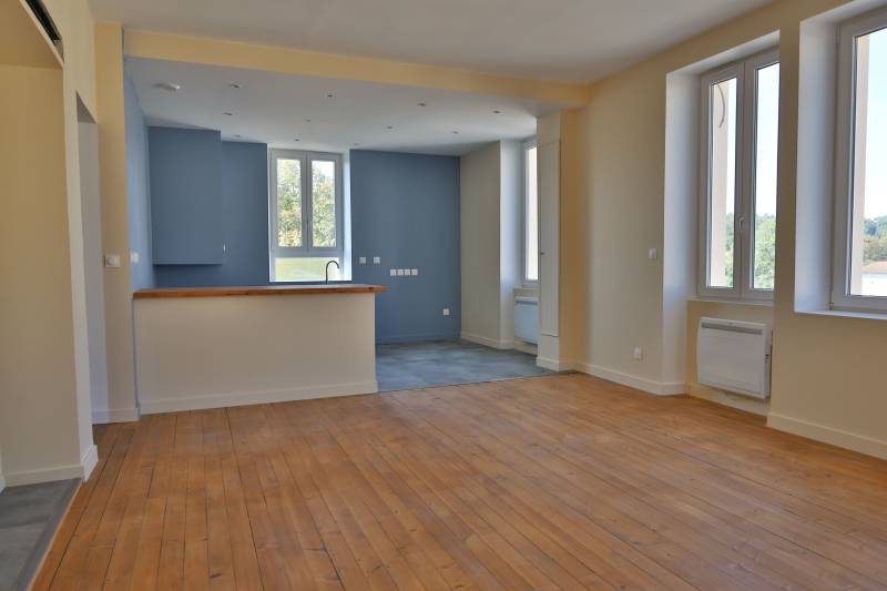 Appartement T3 à vendre au centre de Moidieu-Détourbe