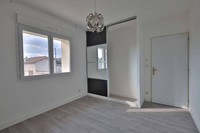 Maison Type 6 - 170,34 m² habitables  - 4 Chambres - Terrain 598 m² - Luzinay