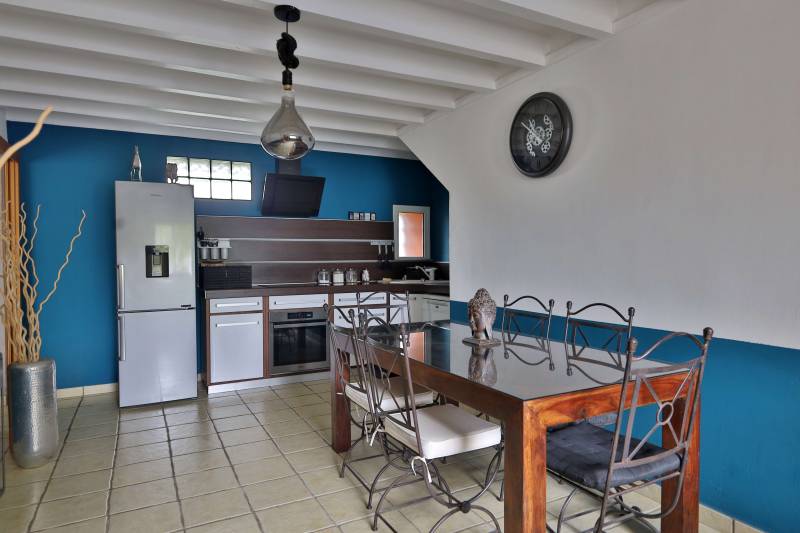 Maison à vendre sur la commune de Luzinay avec 3 chambres et terrain