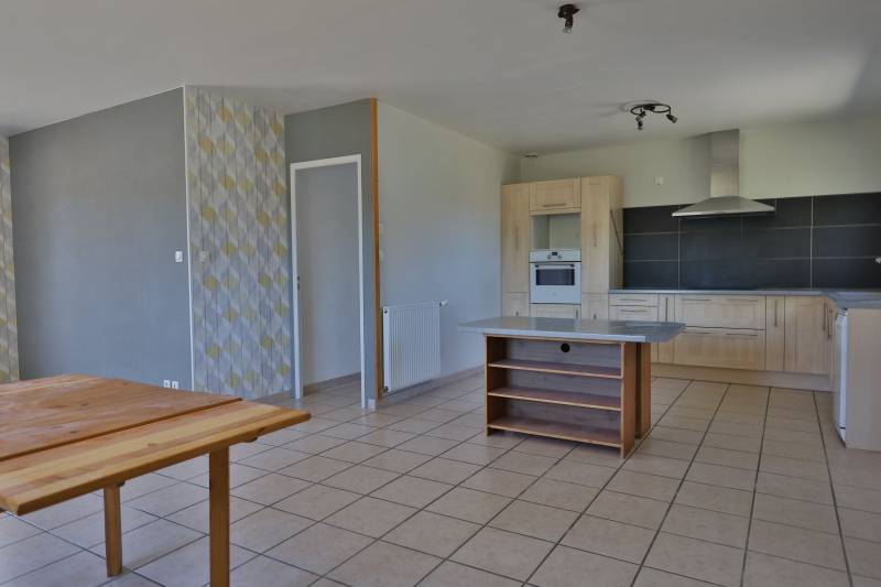 Maison de plain-pied 110,72 m² - Terrain 837 m² - Saint-Just-Chaleyssin